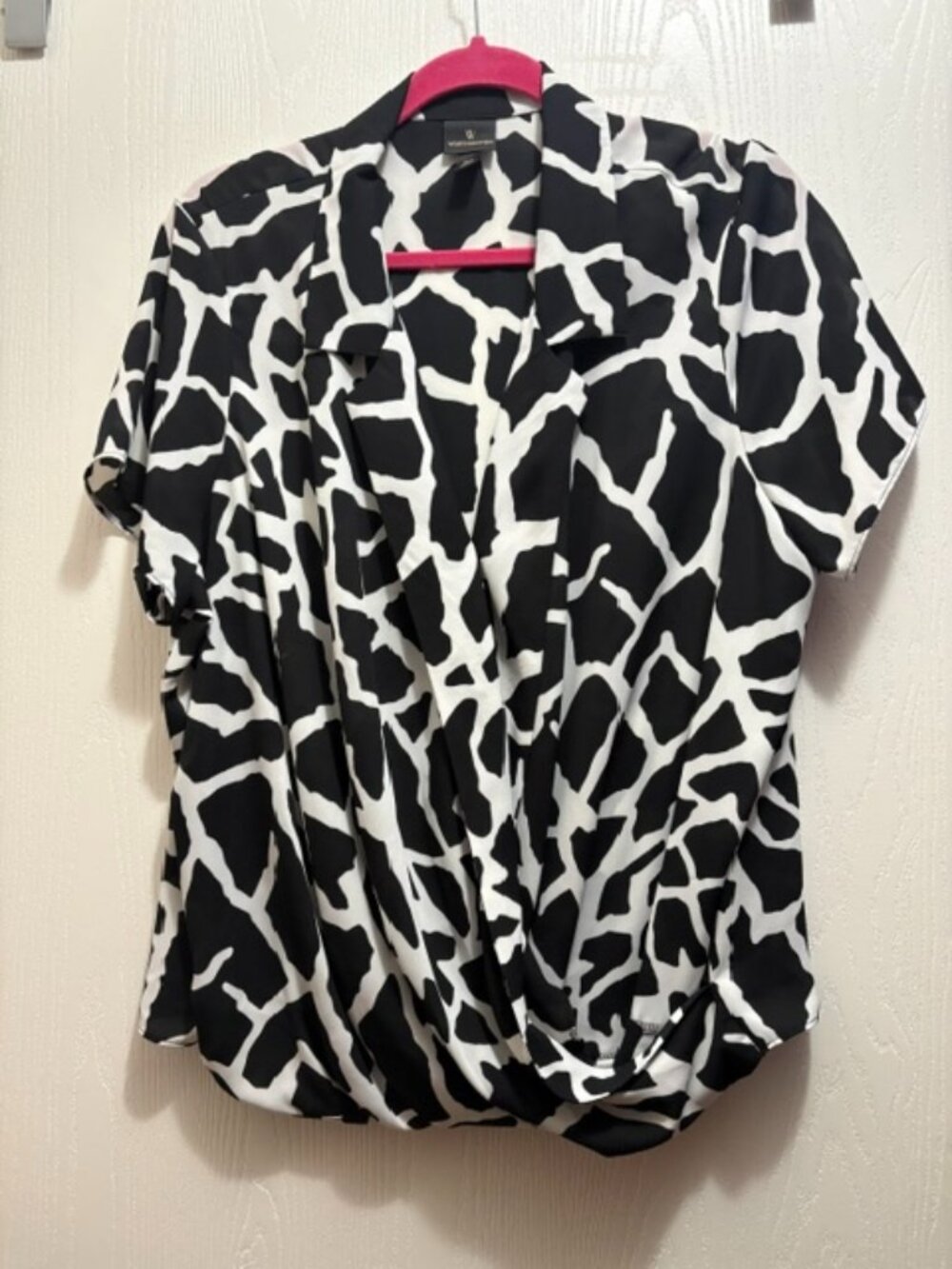 Worthington Women's XXL Black White Giraffe Print Surplice Wrap Front Blouse Top